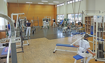 体育科-ウエイトトレーニング室