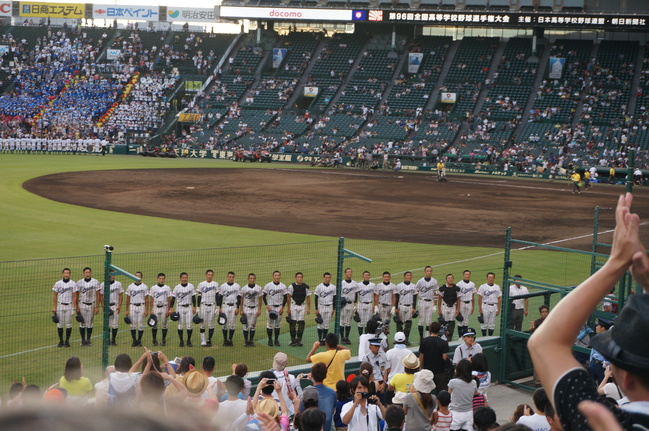 甲子園3回戦応援席へ